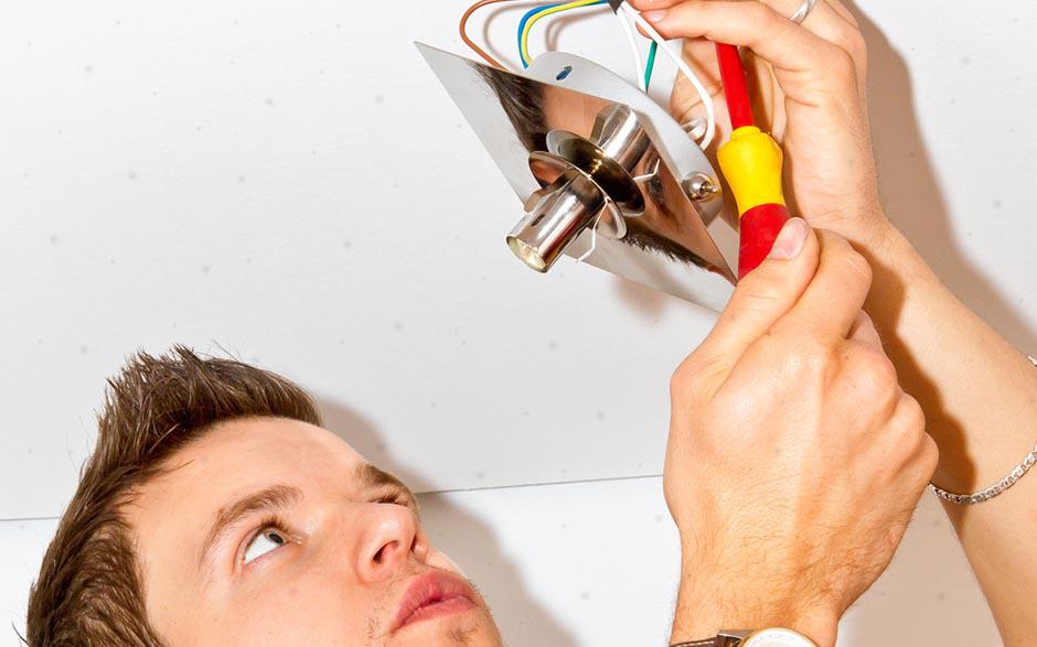 recherche travail électricien bâtiment Persan